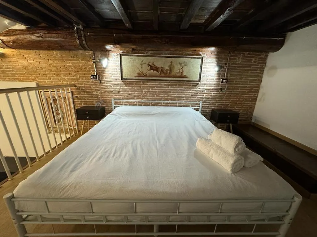 Aparthotel Venus Two-Floored Stylish Apartment In The City Center Florence Italy