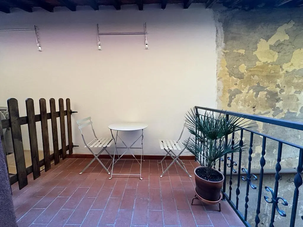 Venus Two-Floored Stylish Apartment In The City Center Florence